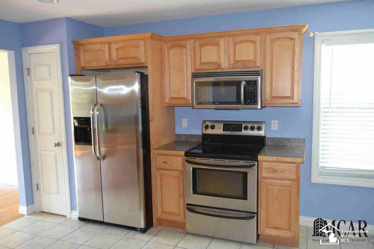 3829 Blohm Road Monroe, MI 48161 - Photo 7 of 28