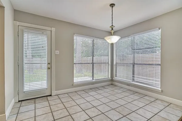 $2,100 | 3 Field Flower Court, The Woodlands, TX 77380