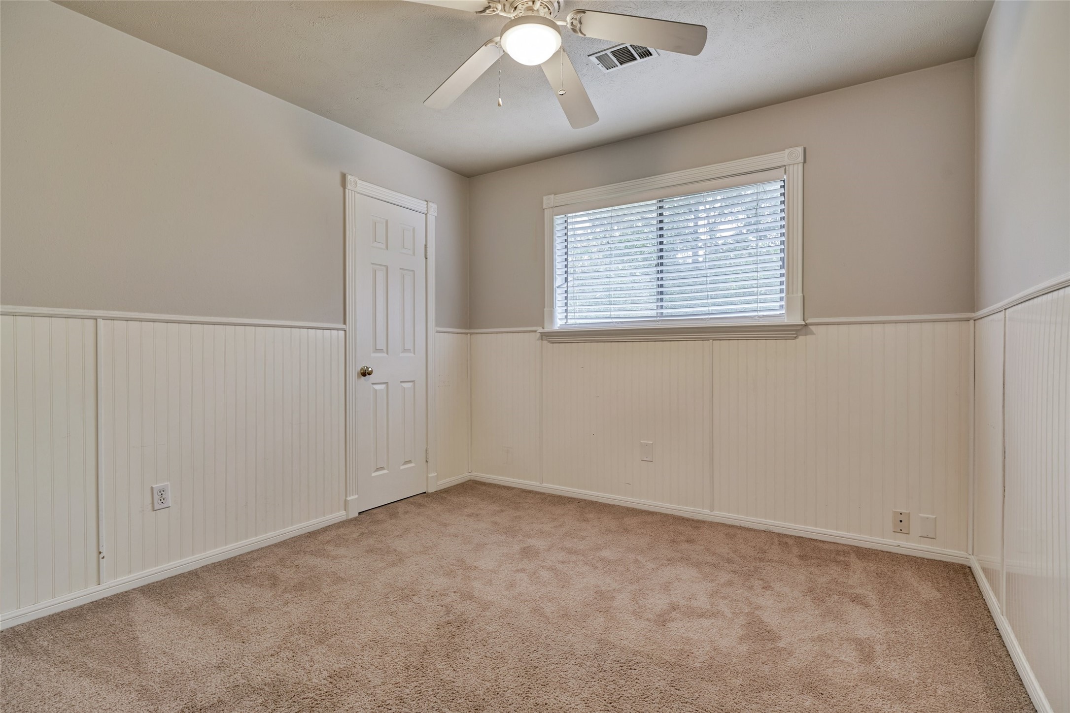 3 Field Flower Court Spring, TX 77380 - Photo 30 of 36 an empty room with a window