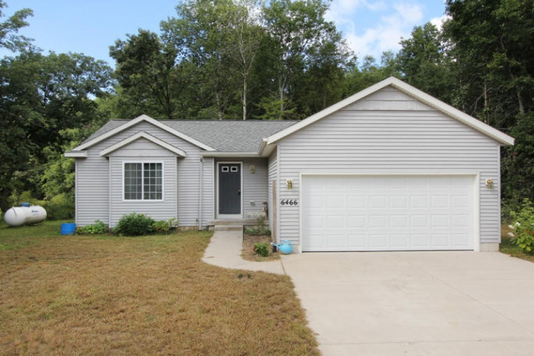 6466 Johnson Road Greenville, MI 48838 - Photo 1 of 26 IMG_6153