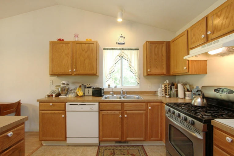 6466 Johnson Road Greenville, MI 48838 - Photo 7 of 26 IMG_6162