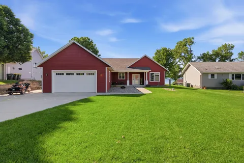 $625,000 | 4631 141st Avenue Northeast, Spicer, MN 56288