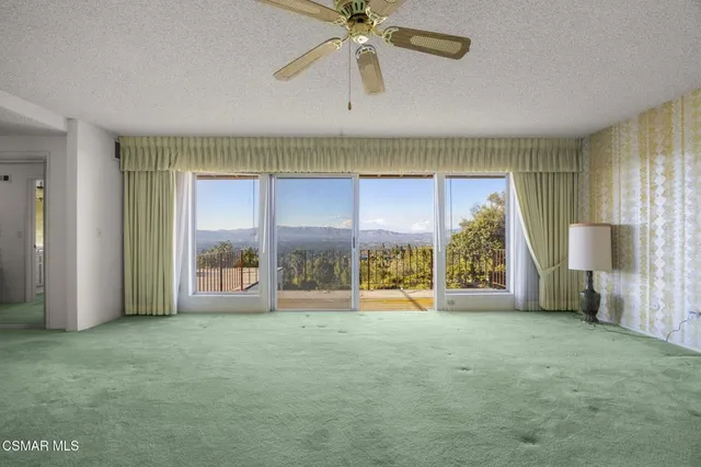 $1,989,000 | 19715 Komar Drive, Tarzana, CA 91356