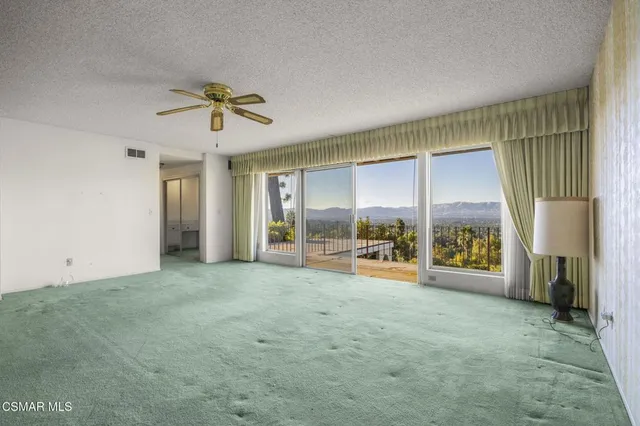 $1,989,000 | 19715 Komar Drive, Tarzana, CA 91356