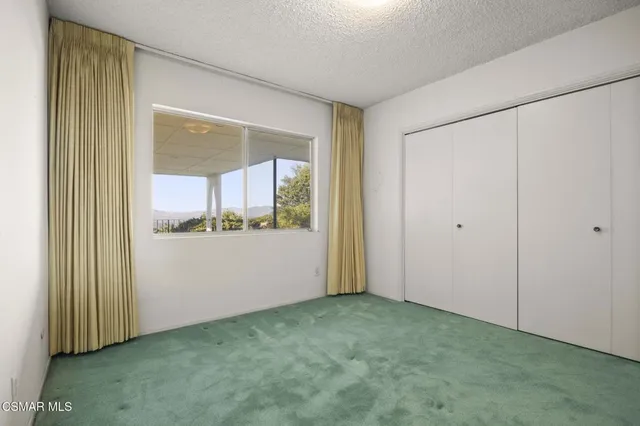 $1,989,000 | 19715 Komar Drive, Tarzana, CA 91356