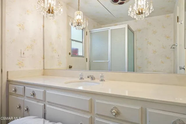 $1,989,000 | 19715 Komar Drive, Tarzana, CA 91356