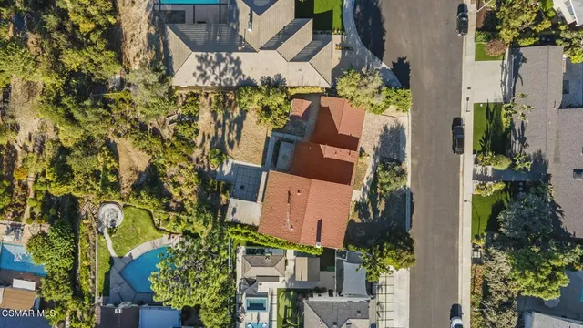 $1,989,000 | 19715 Komar Drive, Tarzana, CA 91356