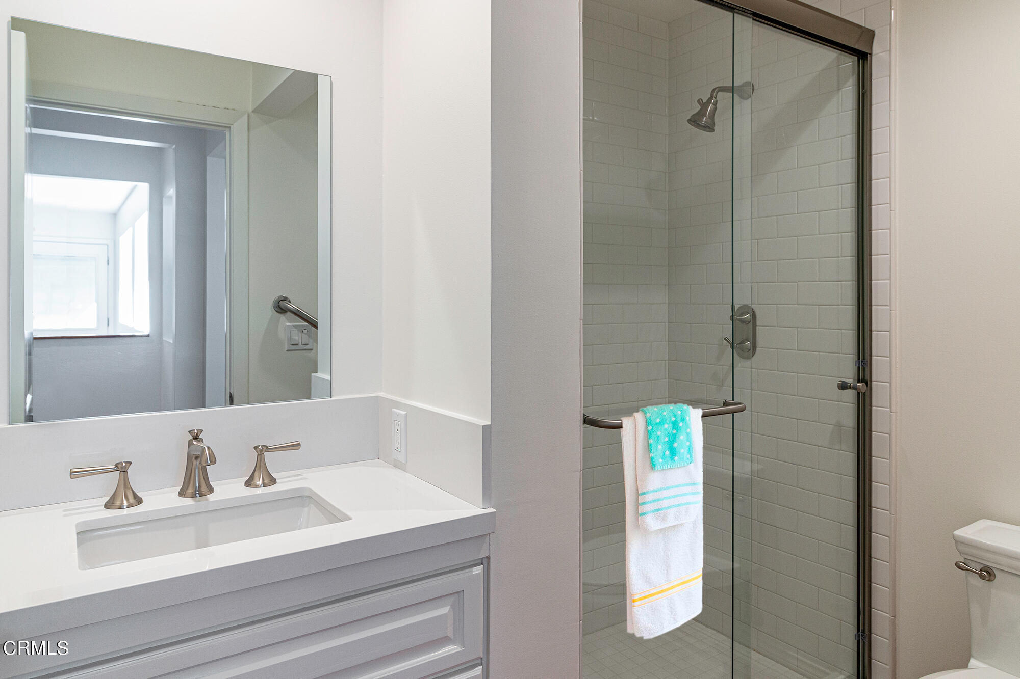 3850 Shadow Grove Road Pasadena, CA 91107 - Photo 12 of 16 a bathroom with a sink and a mirror