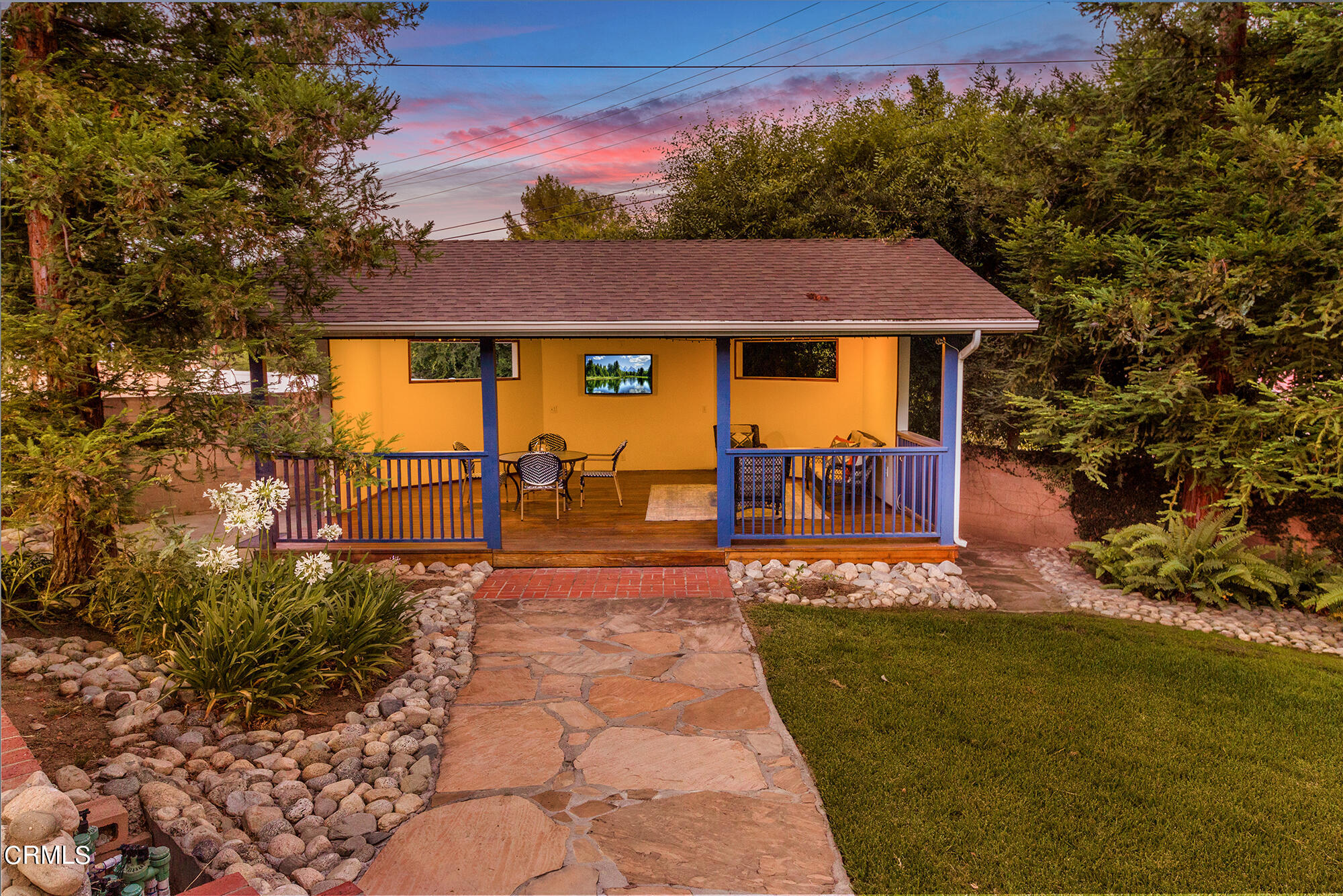 3850 Shadow Grove Road Pasadena, CA 91107 - Photo 14 of 16 a view of a house with pool and yard