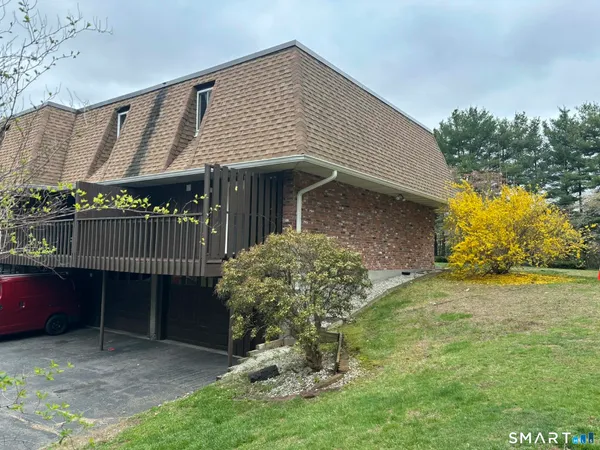 $264,900 | 220 Monce Road, Unit 17, Burlington, CT 06013
