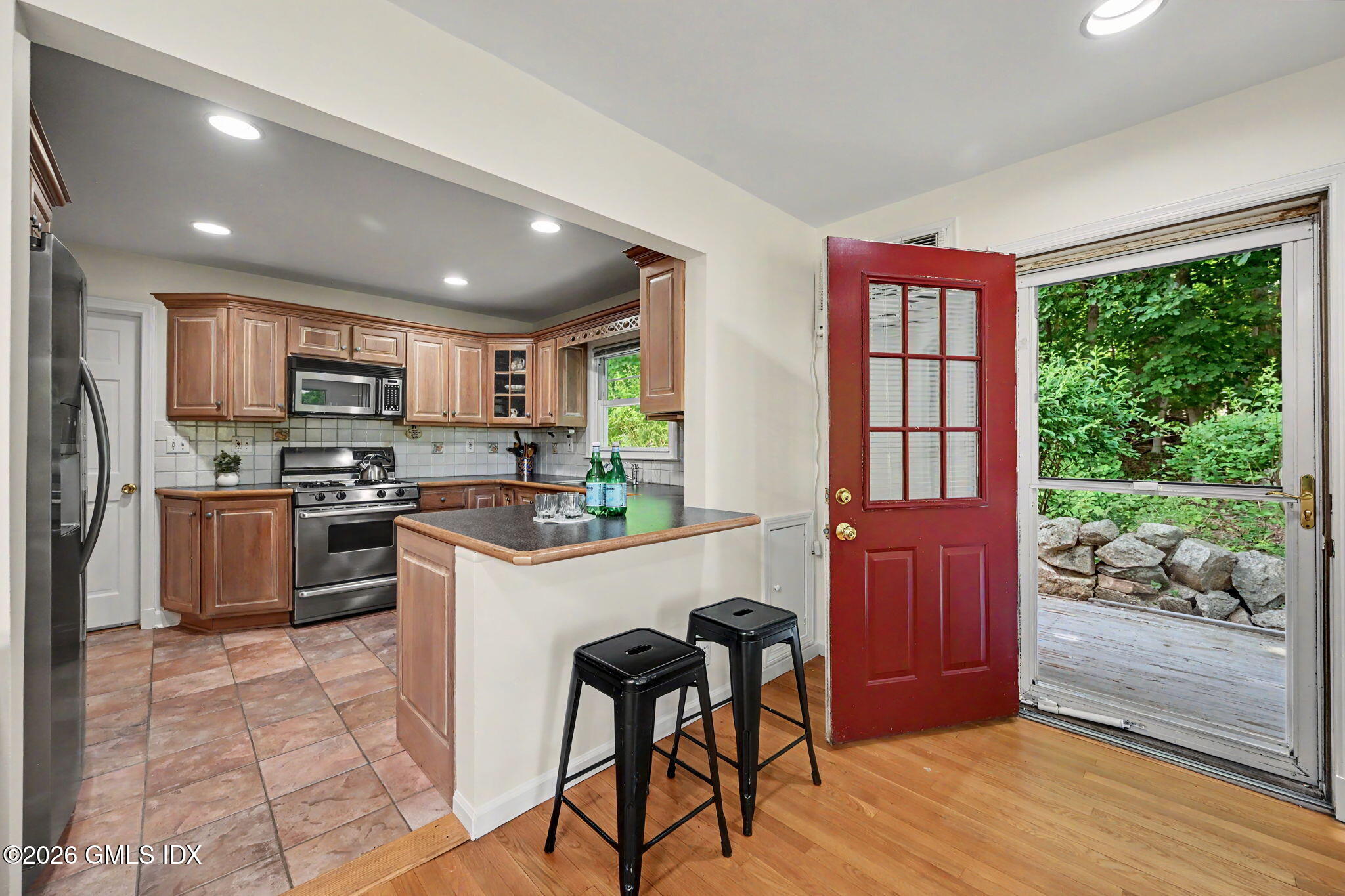 8 Ernel Drive Riverside, CT 06878 - Photo 10 of 24 35-web-or-mls-8-ernel-dr