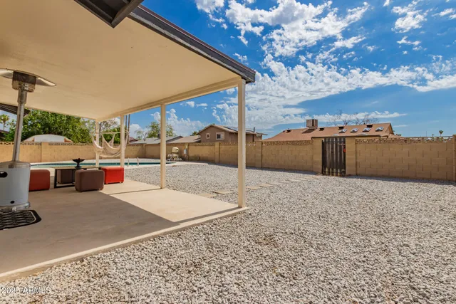 a view of a parking space