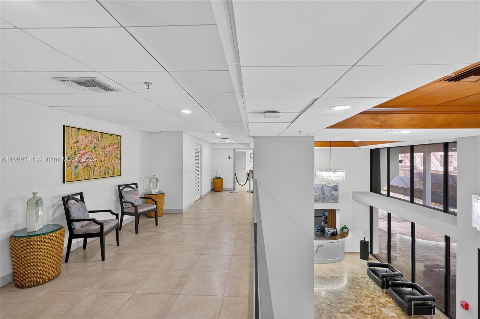 6061 Collins Avenue, Unit 7B Miami Beach, FL 33140 - Photo 9 of 41