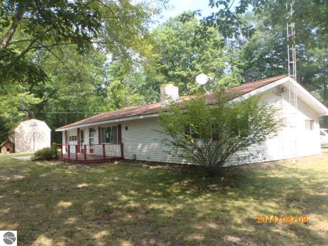 1154 Schemp Road Lupton, MI 48635 - Photo 7 of 47 1789036-6.JPG