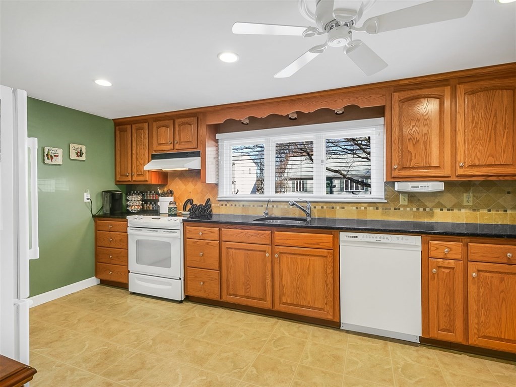 6 Joy Road Peabody, MA 01960 - Photo 12 of 27 Gallery Image 12