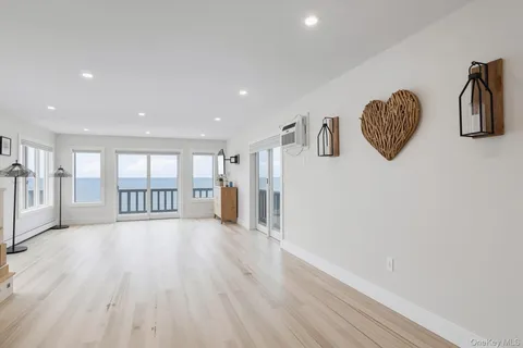 $1,499,000 | 19 Pine Lane, Bayville, NY 11709