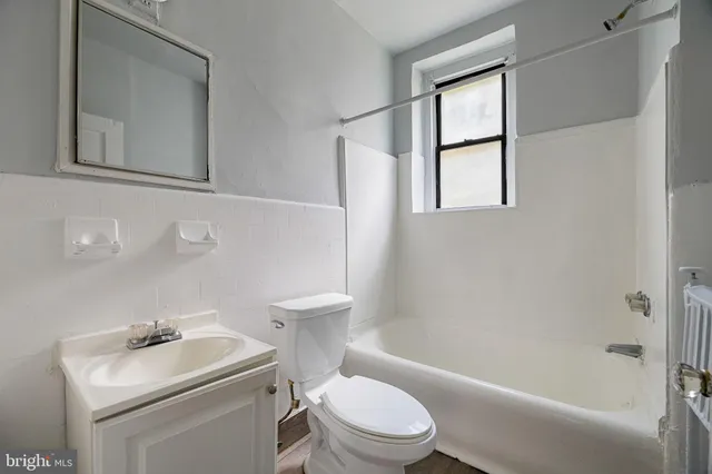 a view of a back yard of the house