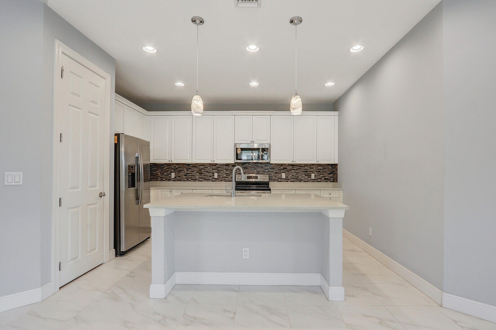 21026 Southwest Modena Way Port St. Lucie, FL 34986 - Photo 12 of 57 12_image_12_mls