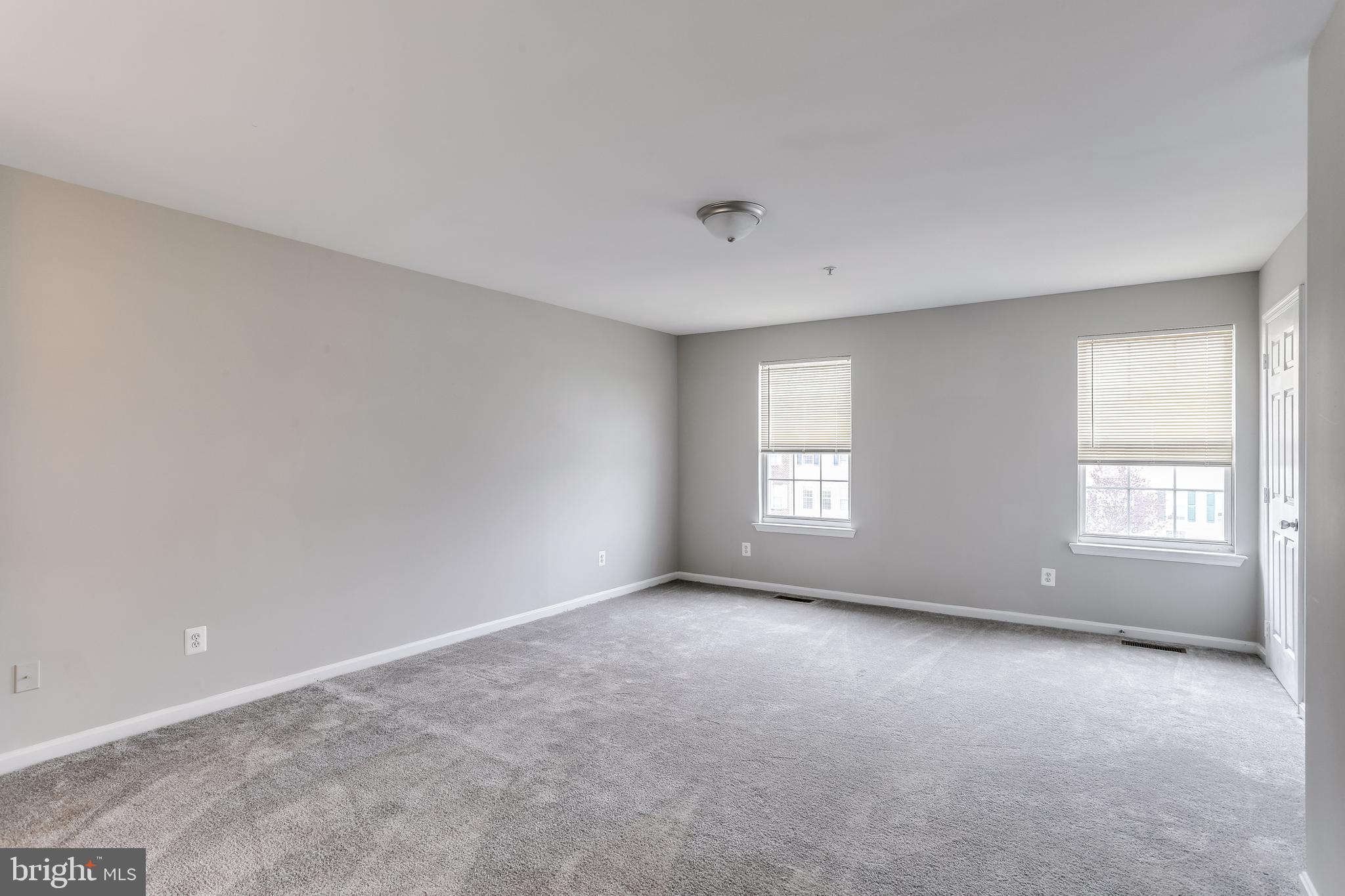 673 Hunting Fields Road Baltimore, MD 21220 - Photo 16 of 31 an empty room with a window