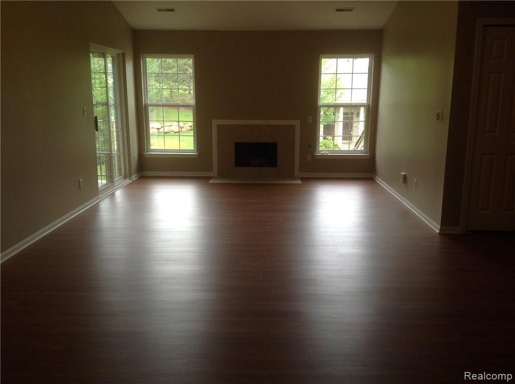 3538 Oakmonte Boulevard, Unit 109 Rochester, MI 48306 - Photo 4 of 22 IMG_1934.JPG