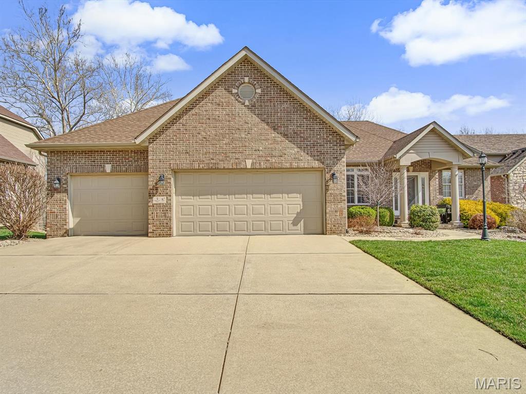 9 Timber Bluff Court Glen Carbon, IL 62034 - Photo 1 of 39