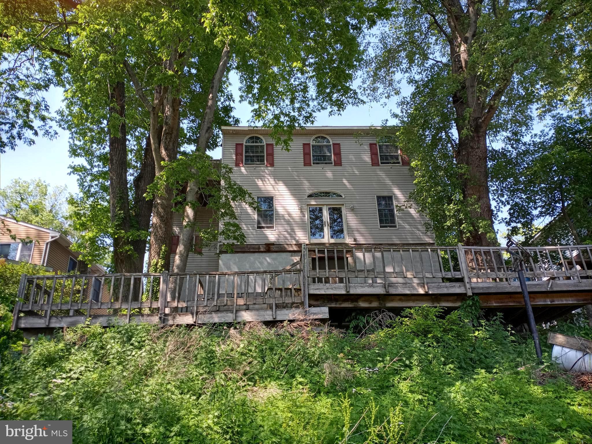 Front of House facing River