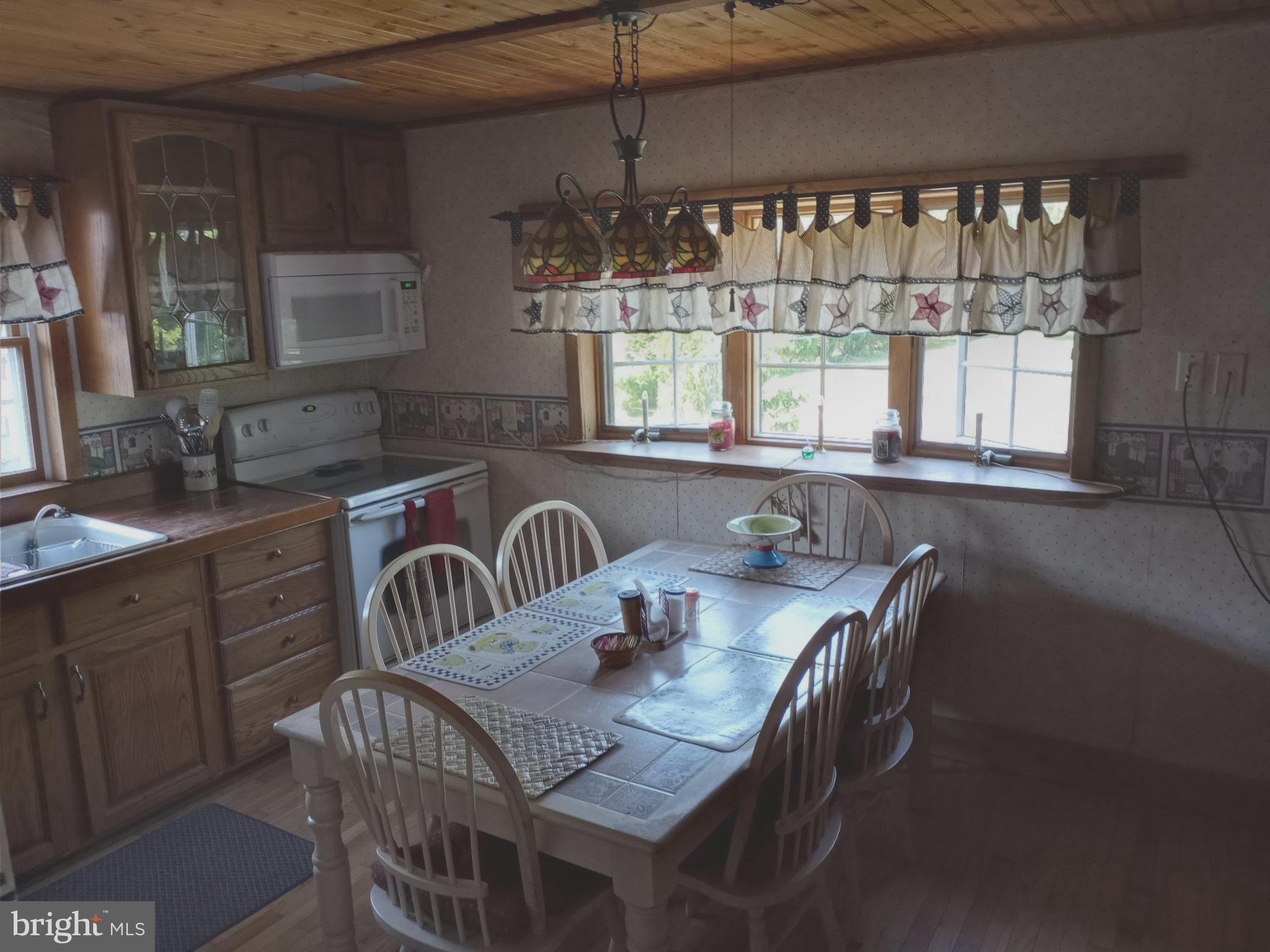 159 Byram Lane Stockton, NJ 08559 - Photo 22 of 41 Kitchen with Bow Window
