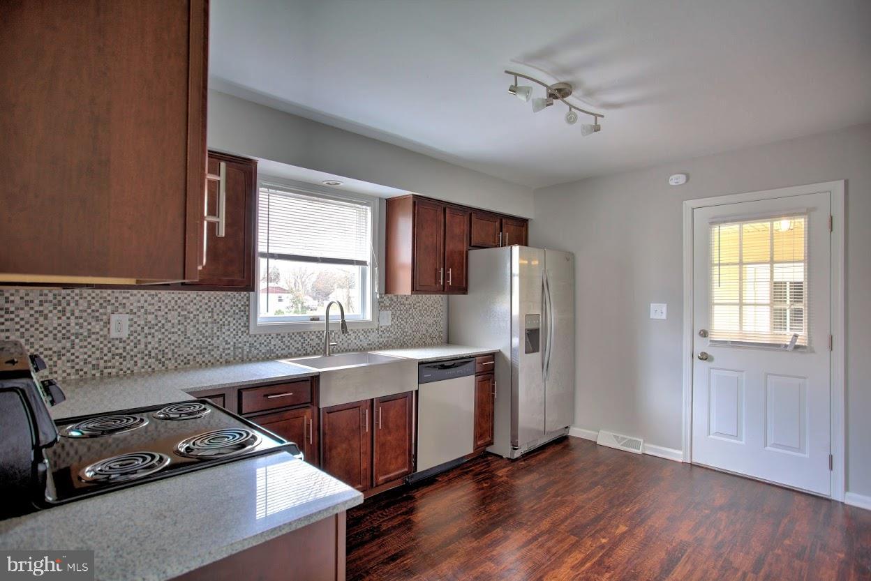 950 Haines Road York, PA 17402 - Photo 3 of 29 Gallery Image 3
