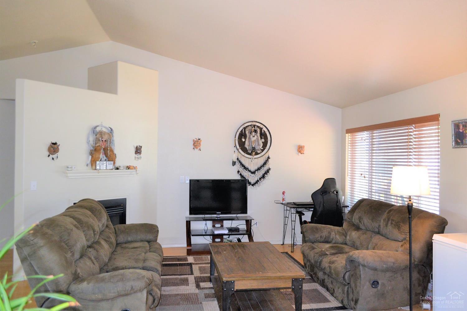 1935 Southwest 35th Street Redmond, OR 97756 - Photo 7 of 22 Gallery Image 7