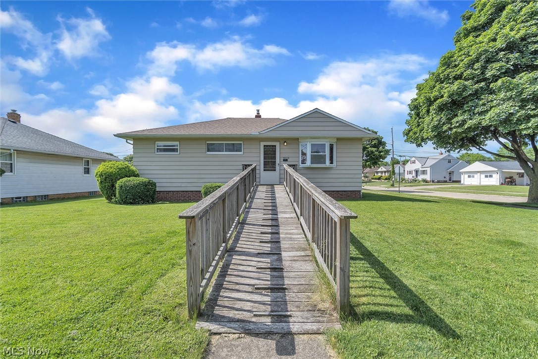 9213 Biddulph Road Brooklyn, OH 44144 - Photo 3 of 21