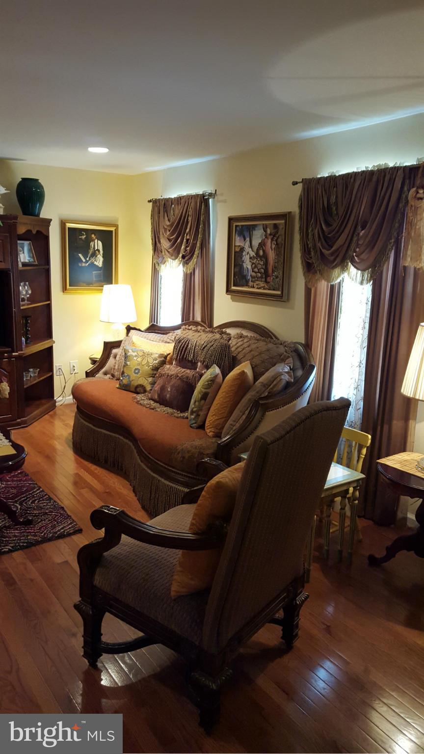 9206 Locksley Road Fort Washington, MD 20744 - Photo 17 of 23 Living Room
