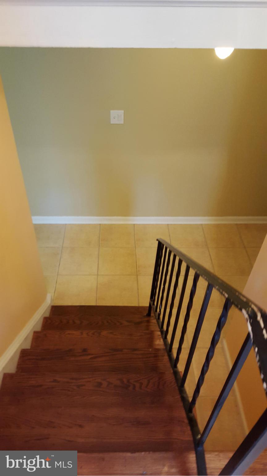 9206 Locksley Road Fort Washington, MD 20744 - Photo 6 of 23 Staircase