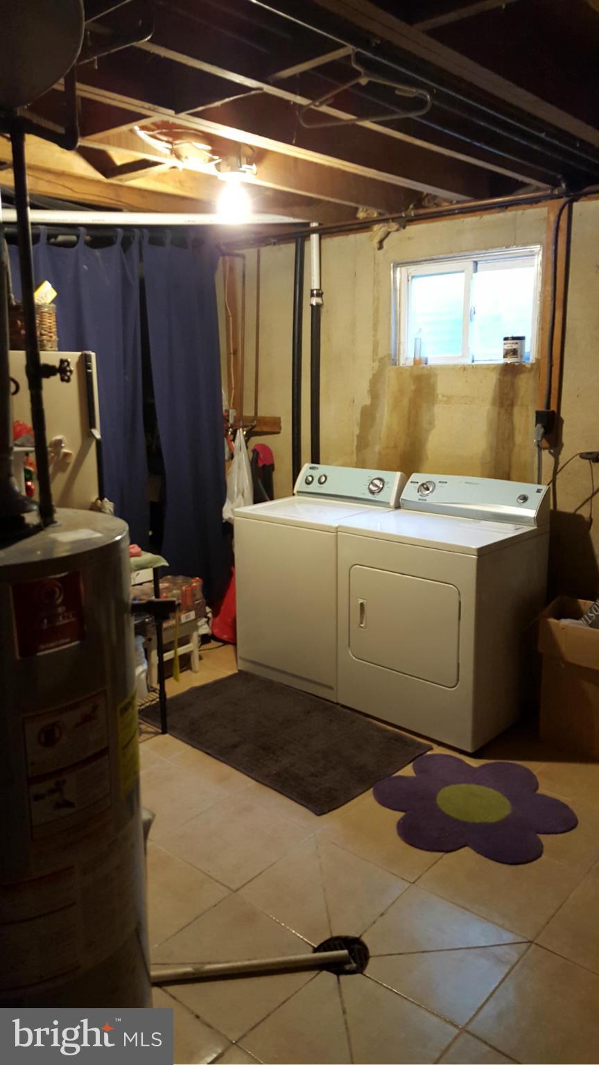 9206 Locksley Road Fort Washington, MD 20744 - Photo 10 of 23 Laundry room