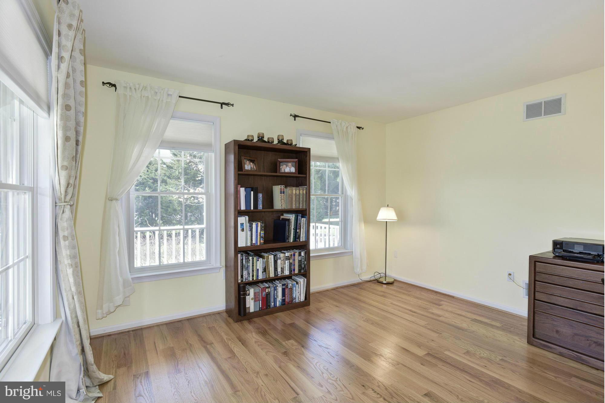 1766 Stuller Road New Windsor, MD 21776 - Photo 15 of 30 Living Room