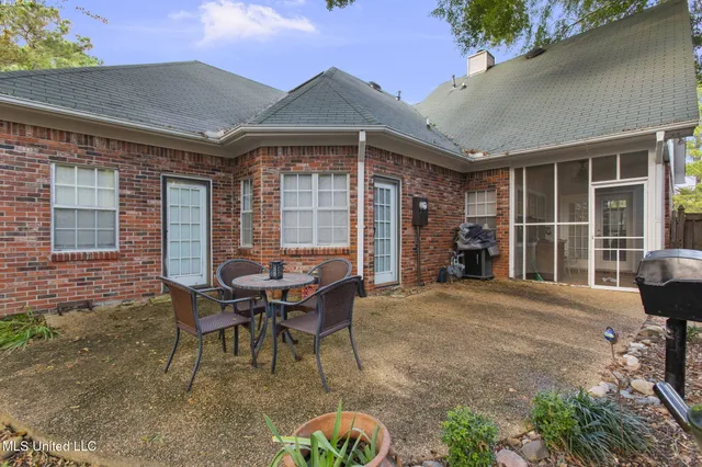 $395,000 | 243 Bayview Drive, Madison, MS 39110