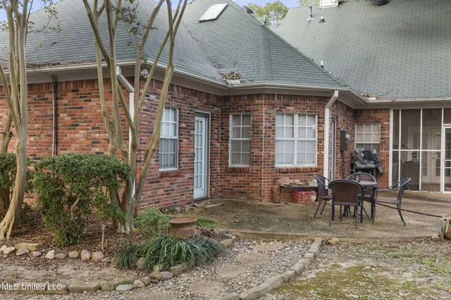 $395,000 | 243 Bayview Drive, Madison, MS 39110