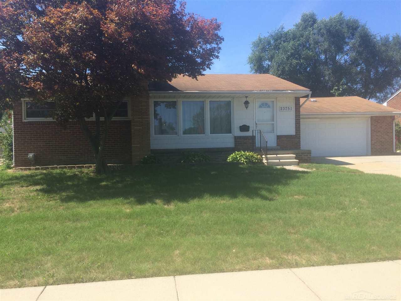 23751 Roxana Avenue Eastpointe, MI 48021 - Photo 2 of 20 31301237-1.JPG