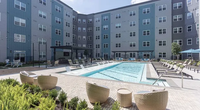 $2,785 | 2425 Bell Street, Unit 1327, Houston, TX 77003