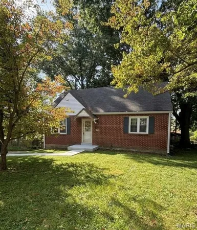 $1,850 | 8616 Belhaven Drive, St. Louis, MO 63114