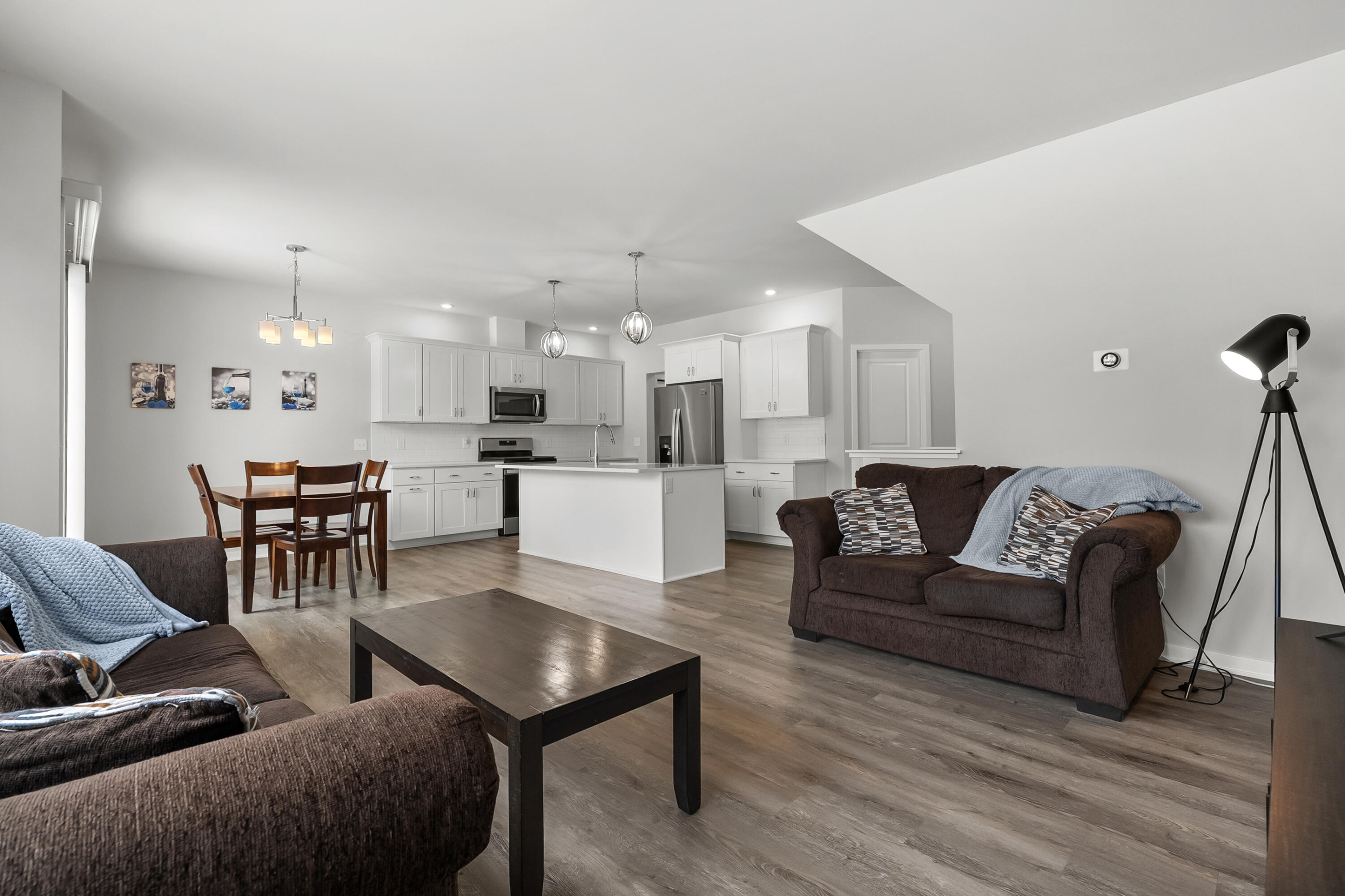 4128 Enclave Way Kalamazoo, MI 49009 - Photo 12 of 32 Main floor is open and very functional.