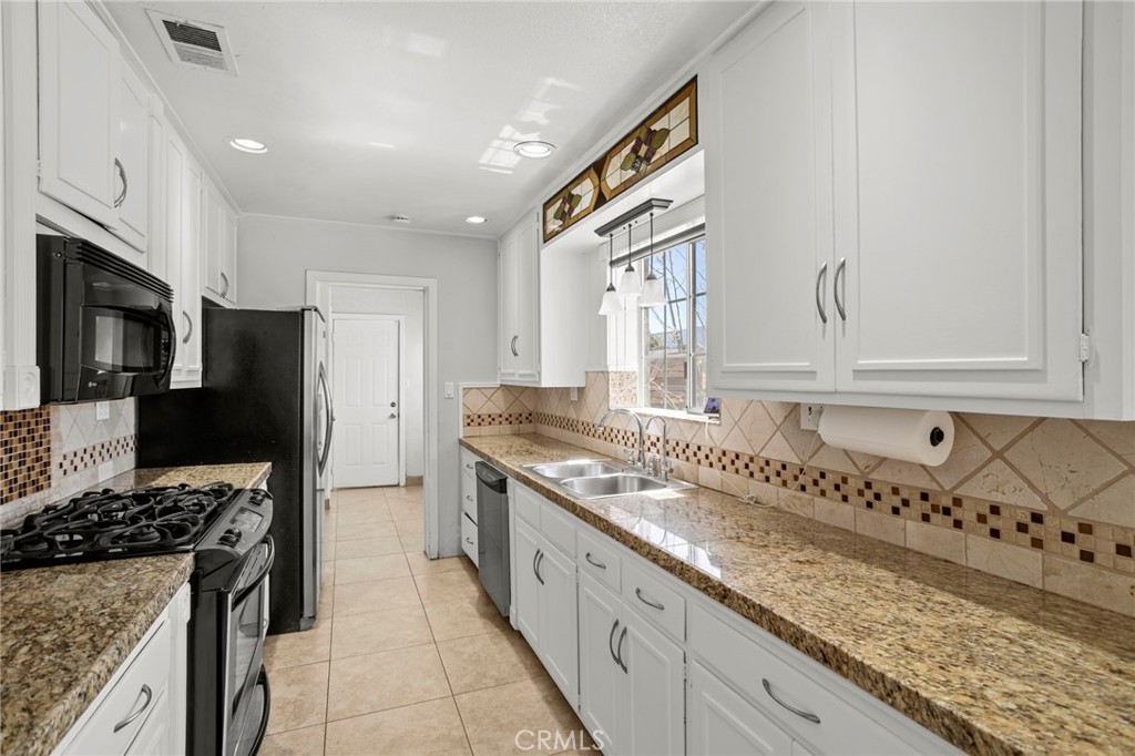 32512 Wildomar Road Lake Elsinore, CA 92530 - Photo 5 of 20