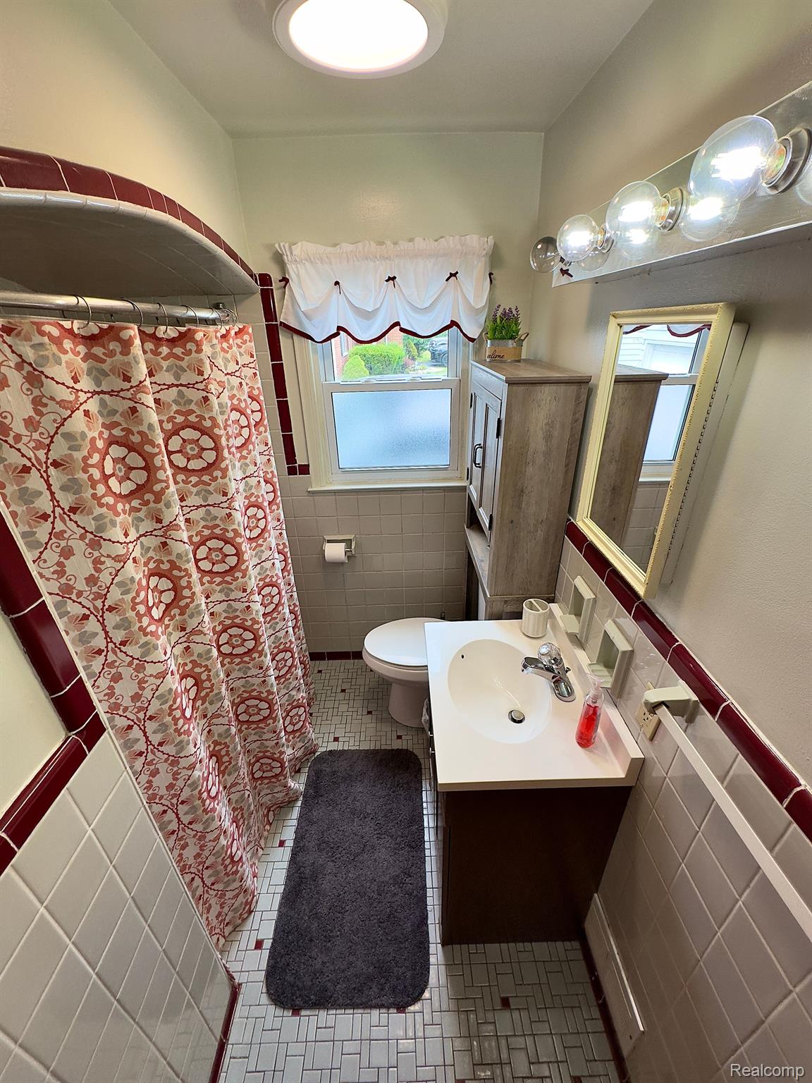 5236 Davison Road Burton, MI 48509 - Photo 18 of 37 Gallery Image 18