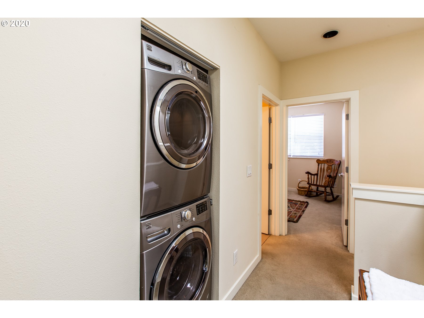 327 Rustic Place, Unit 34 Eugene, OR 97401 - Photo 18 of 23 Gallery Image 18
