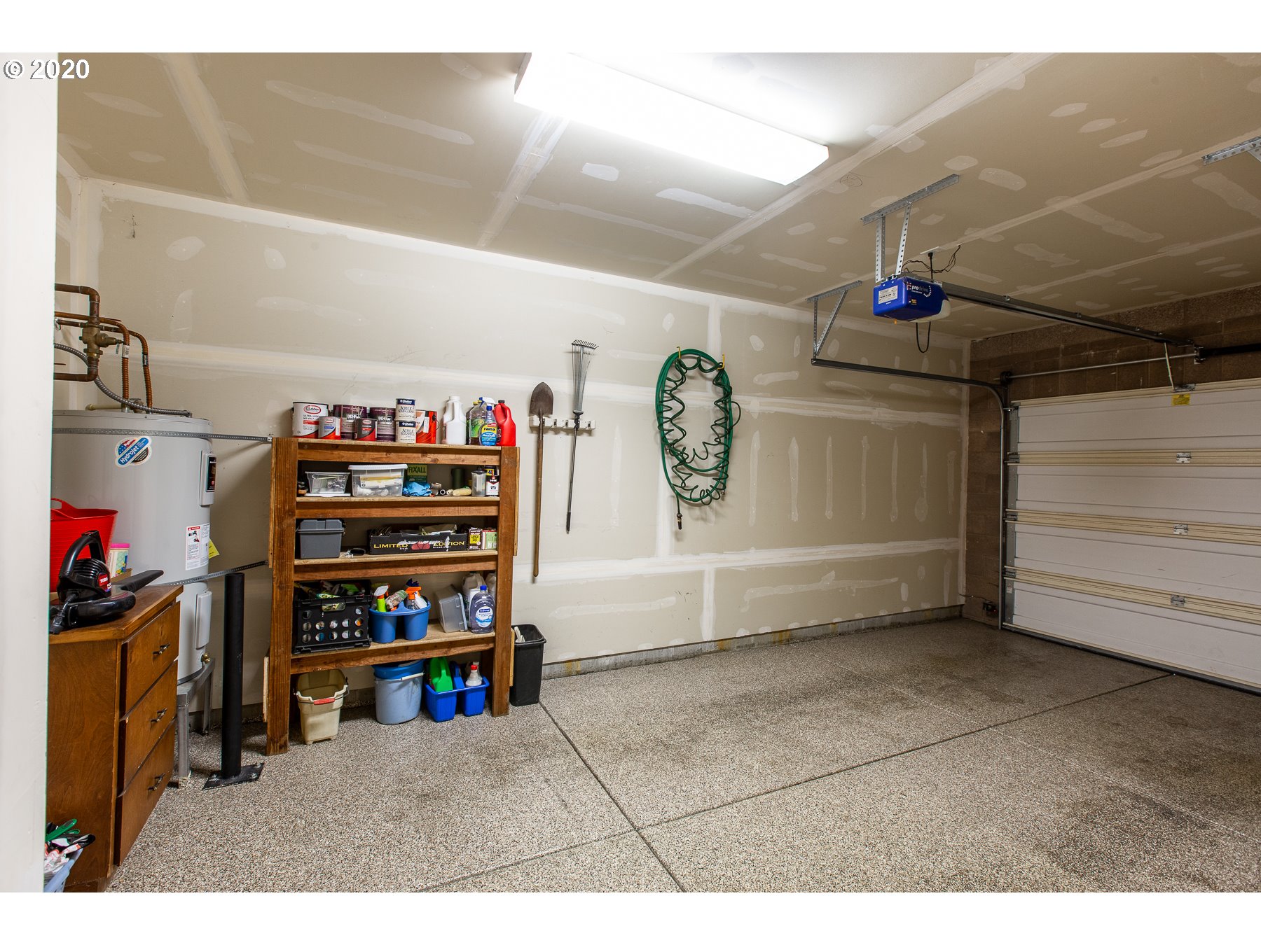 327 Rustic Place, Unit 34 Eugene, OR 97401 - Photo 6 of 23 Gallery Image 6