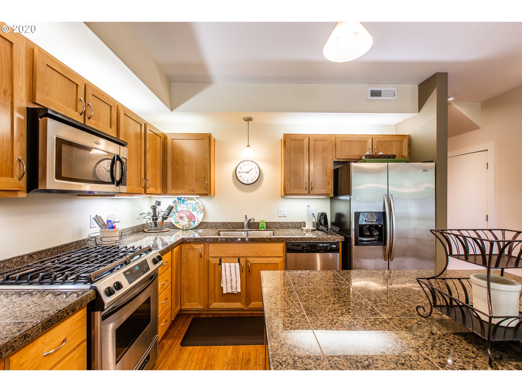 327 Rustic Place, Unit 34 Eugene, OR 97401 - Photo 7 of 23 Gallery Image 7