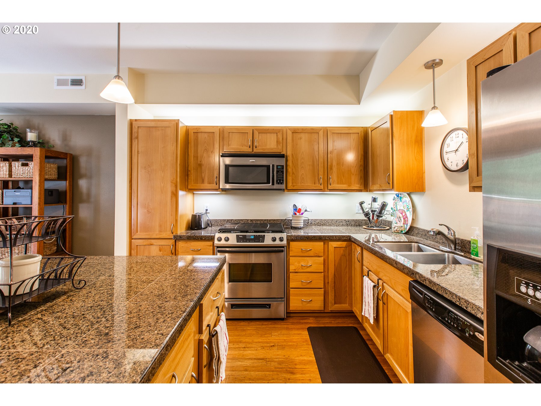 327 Rustic Place, Unit 34 Eugene, OR 97401 - Photo 8 of 23 Gallery Image 8