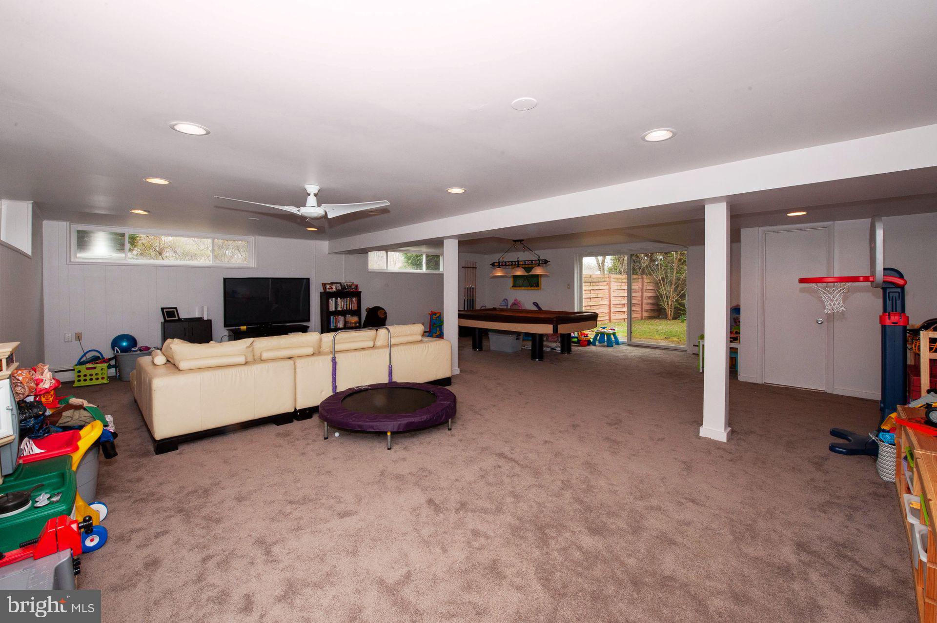 3223 Midfield Road Baltimore, MD 21208 - Photo 18 of 32 Family Room