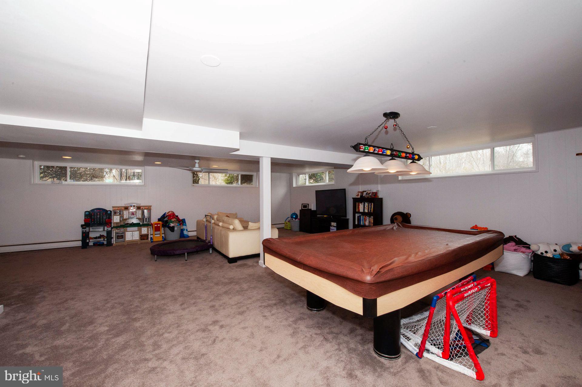 3223 Midfield Road Baltimore, MD 21208 - Photo 20 of 32 Family Room