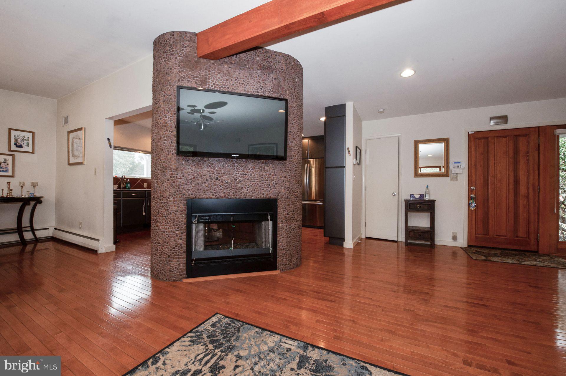 3223 Midfield Road Baltimore, MD 21208 - Photo 4 of 32 Gallery Image 4