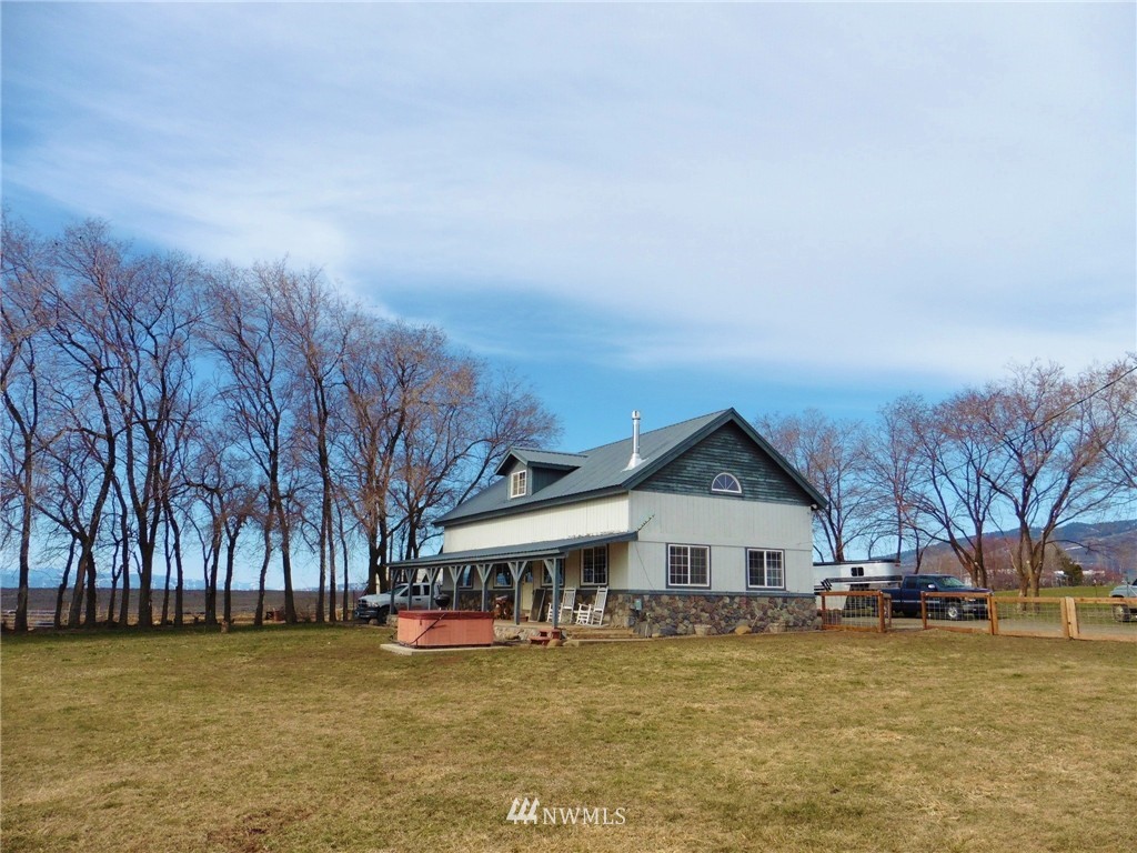 6201 Robbins Road Ellensburg, WA 98926 - Photo 1 of 21 Gallery Image 1